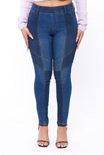 Load image into Gallery viewer, Chel's Color Blocked Skinny Jeans
